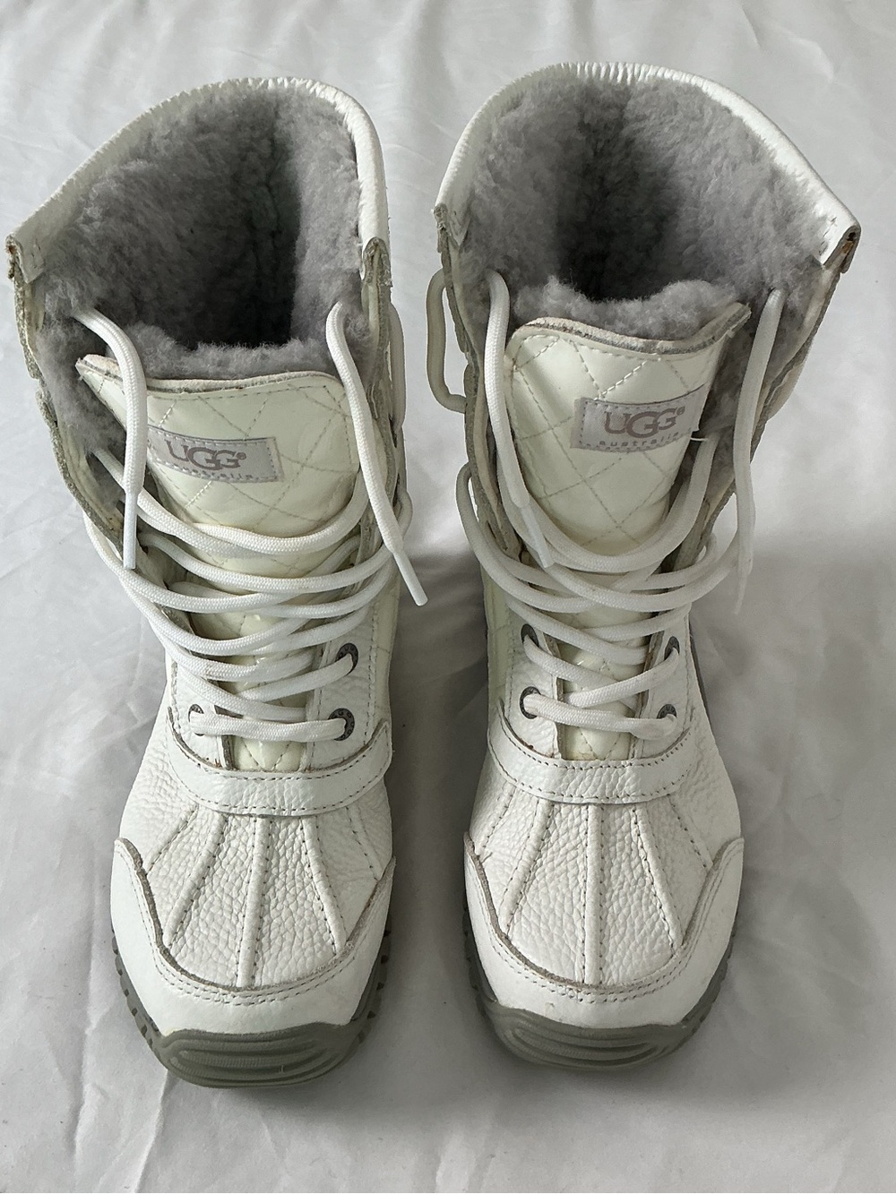 UGG Adirondack II Quilted Patent Leather Snow Boots White Size 6